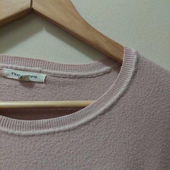 Super soft pale pink sweater M/L - Picture 2 of 3